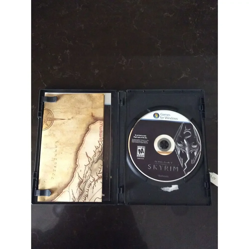 The Elder‎ Scrolls V: Skyrim (PC DVD, Windows) Complete CIB W/ Map